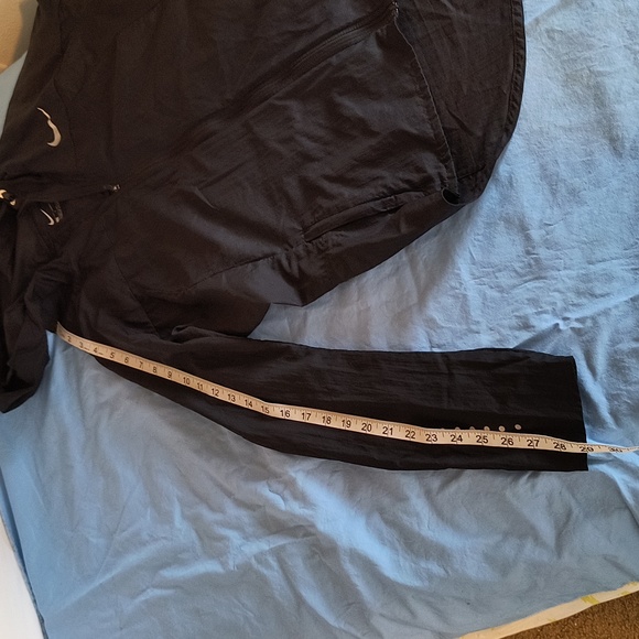 Nike Featherlight Windbreaker (L) Black Hooded Full Zip Front - Picture 9 of 14